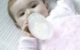 Nuôi dưỡng trẻ không được bú sữa mẹ như thế nào?